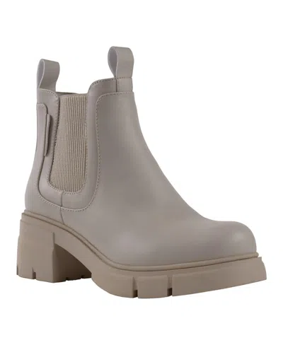 Gc Shoes Women's William Pull Tab Lug Sole Chelsea Booties In Off White
