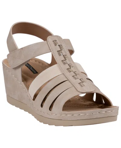 Gc Shoes Women's Yuna Strappy Round Toe Wedge Sandals In Brown
