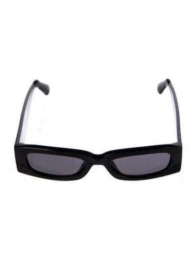 Pre-owned Gcds Cat-eye Tinted Sunglasses In Black
