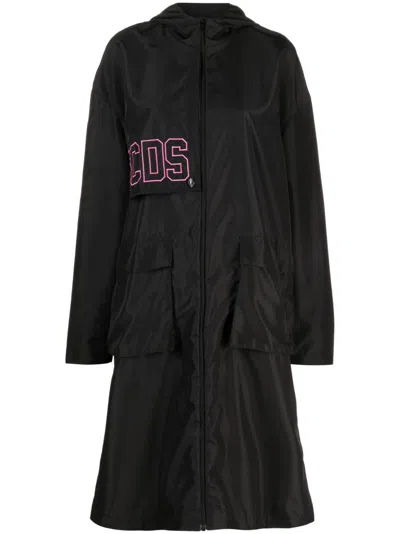 Gcds Embroidered-logo Hooded Parka In Schwarz