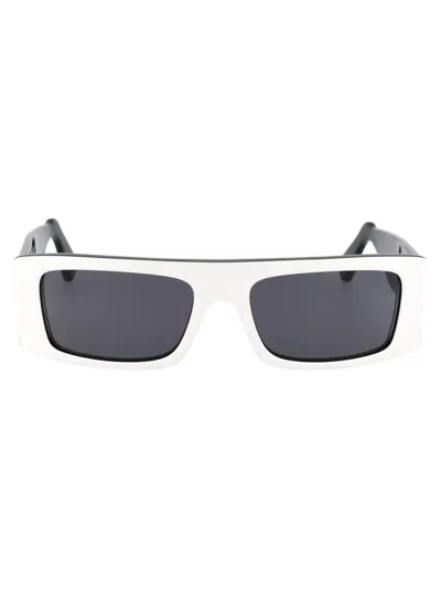 Gcds Gd0009 Sunglasses In 23a White