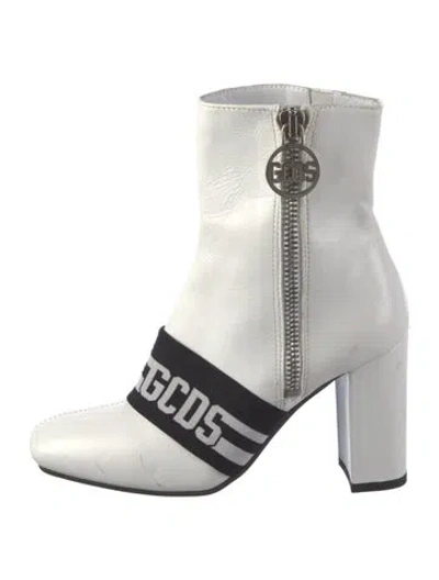 Pre-owned Gcds Leather Printed Boots In White