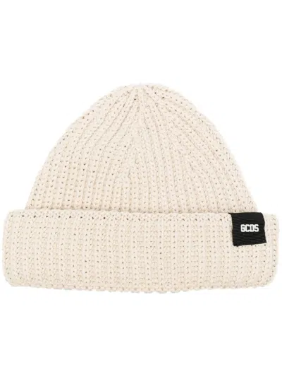 Gcds Logo-patch Ribbed Knit Beanie In Beige