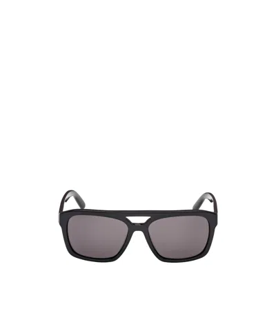 Gcds Logo Temple Sunglasses In Black