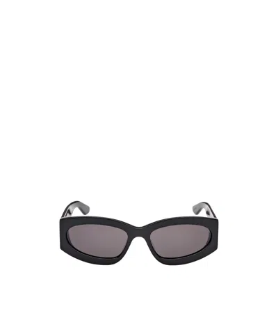 Gcds Logo Temple Sunglasses In Black