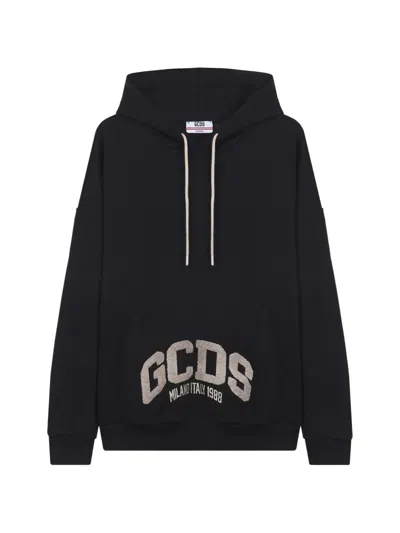 Gcds Logo-patch Hoodie In Black