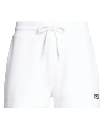 Gcds Woman Shorts & Bermuda Shorts White Size S Cotton