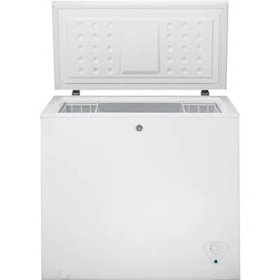 Ge Appliances Ge 7.0 Cu. Ft. Manual Defrost Chest Freezer In White