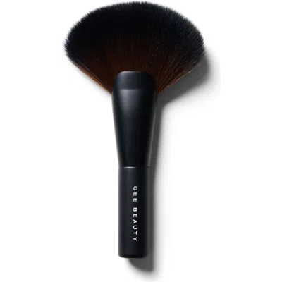 Gee Beauty Fan Makeup Brush In Black