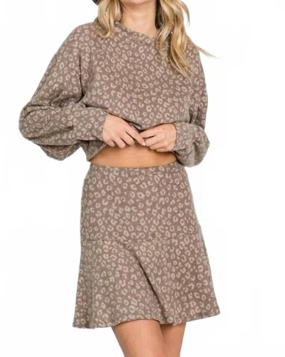 Geegee Leopard Cropped Sweater Top In Taupe In Gray