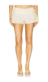 Geel Ando Short In White