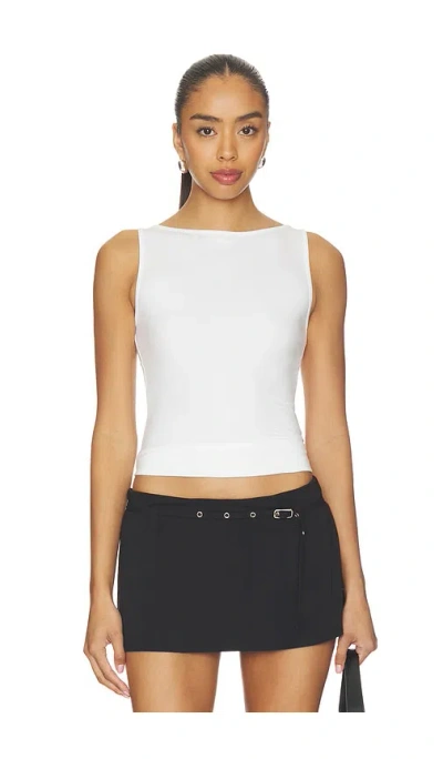 Geel Clark Top In White
