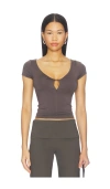 Geel Connor Top In Ash