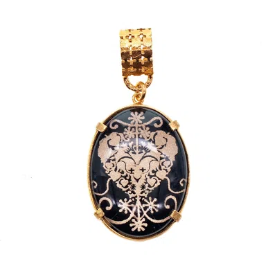Gem Kingdom Women's Gold / Black Goldplated Intaglio Heart Pendant