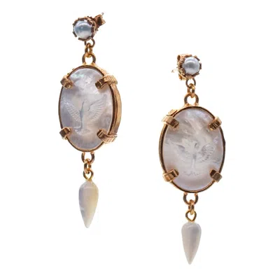 Gem Kingdom Women's Gold / White Goldplated White Mother Of Pearl Dove Cameo Earrings