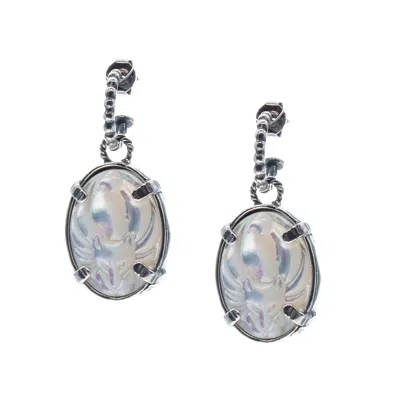 Gem Kingdom Women's White / Silver White Fox Cameo Hoop Earrings