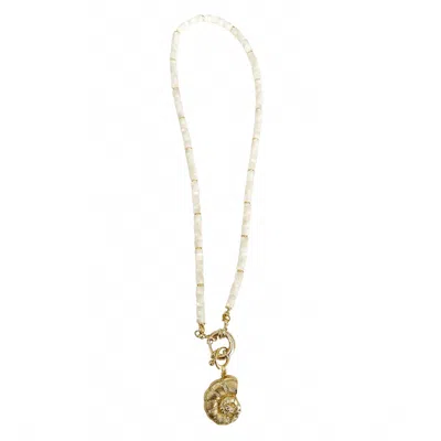 Gemelli Biscayne Beaded Necklace With Shell Charm In White In Gold