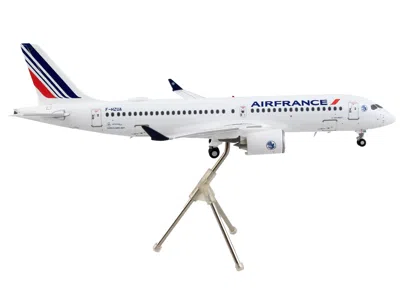 Geminijets Airbus A220-300 Commercial Aircraft "air France" White With Striped Tail "gemini 200" Series 1/200 D