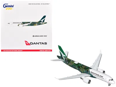 Geminijets Airbus A220-300 Commercial Aircraft "qantaslink - Minyma Kutjara Tjukurpa Livery" (n531pa) White Wit In Green