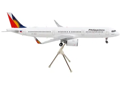 Geminijets Airbus A321neo Commercial Aircraft "philippine Airlines" White With Tail Graphics "gemini 200" Serie
