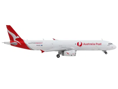 Geminijets Airbus A321p2f Commercial Aircraft "qantas Freight - Australia Post" White With Red Tail 1/400 Dieca