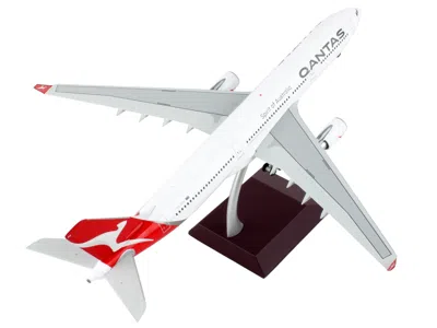 Geminijets Airbus A330-300 Commercial Aircraft "qantas Airways - Spirit Of Australia" White With Red Tail "gemi