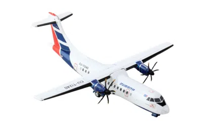 Geminijets Atr 42-500 Commercial Aircraft "cubana Airlines" (cu-t1240) White With Red And Blue Stripes 1/400 Di