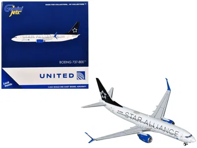 Geminijets Boeing 737-800 Commercial Aircraft "united Airlines - Star Alliance" (n76516) White With Black Tail 