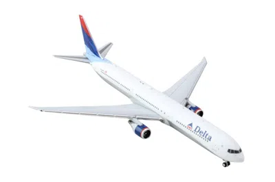 Geminijets Boeing 767-400er Commercial Aircraft "delta Air Lines" (n829mh) White With Red And Blue Tail 1/400 D