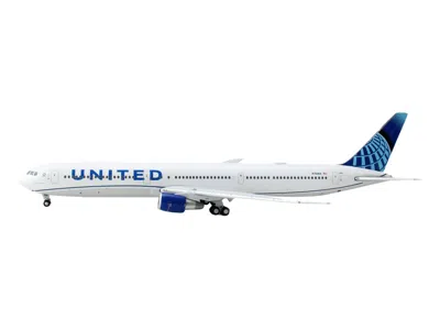 Geminijets Boeing 767-400er Commercial Aircraft "united Airlines" (n76064) White With Blue Tail 1/400 Diecast M