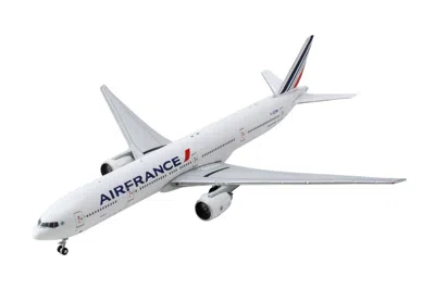 Geminijets Boeing 777-300er Commercial Aircraft "air France" (f-gznh) White With Striped Tail 1/400 Diecast Mod