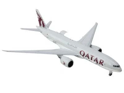 Geminijets Boeing 777f Commercial Aircraft "qatar Airways" (a7-bft) Gray With Tail Graphics "interactive Series