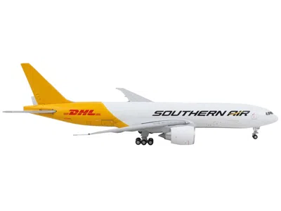 Geminijets Boeing 777f Commercial Aircraft "southern Air - Dhl" White And Yellow 1/400 Diecast Model Airplane B