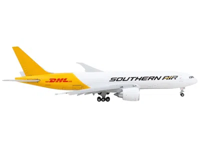 Geminijets Boeing 777f Commercial Aircraft With Flaps Down "southern Air - Dhl" White And Yellow 1/400 Diecast