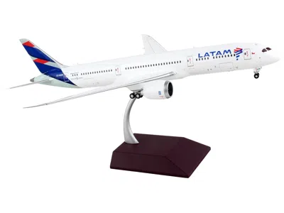 Geminijets Boeing 787-9 Commercial Aircraft "latam Airlines" White With Blue Tail "gemini 200" Series 1/200 Die