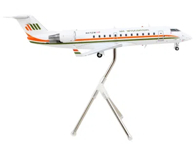 Geminijets Bombardier Crj200 Commercial Aircraft "air Wisconsin" White With Orange And Green Stripes "gemini 20