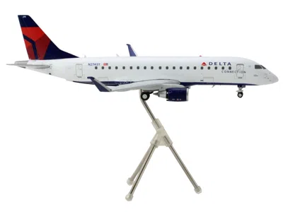 Geminijets Embraer Erj-175 Commercial Aircraft "delta Connection" White With Blue And Red Tail "gemini 200" Ser