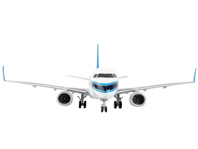 Geminijets Embraer Erj-190 Commercial Aircraft "china Southern Airlines" White With Black Stripes And Blue Tail