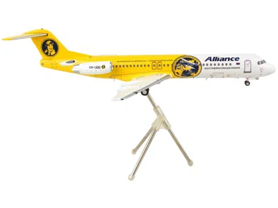 Geminijets Fokker F100 Commercial Aircraft "alliance Airlines" White And Yellow "gemini 200" Series 1/200 Dieca