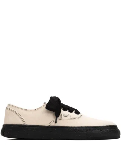 General Scale. Kiefer Canvas Low Top Sneakers In Neutral