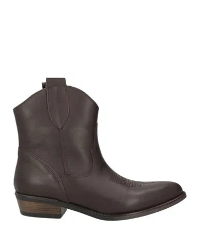 Geneve Woman Ankle Boots Dark Brown Size 7 Leather
