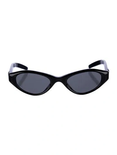 Pre-owned Gentle Monster Cat-eye Tinted Sunglasses In Black