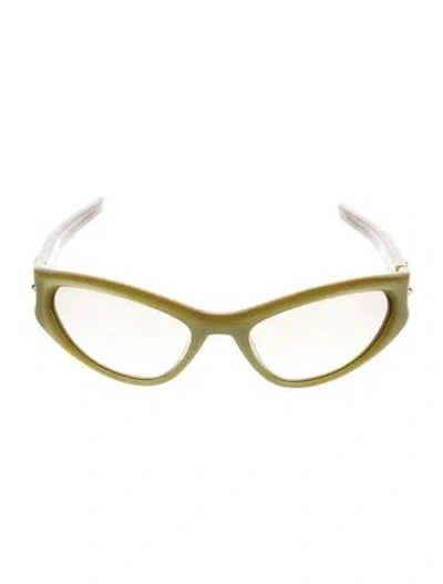 Pre-owned Gentle Monster Limitless Cat-eye Sunglasses In Green