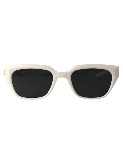 Gentle Monster Nabi Sunglasses In W2 White