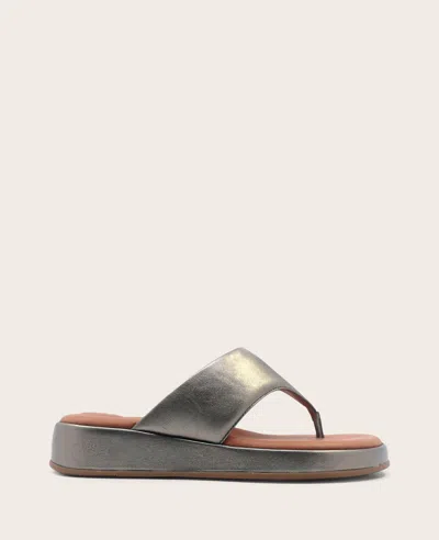 Gentle Souls - Daya Metallic Thong Sandal In Gray