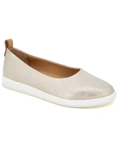 Gentle Souls By Kenneth Cole Bella Leather Sneaker In Gold