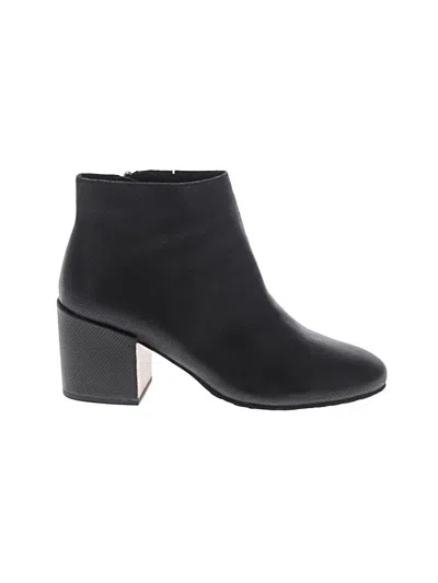 Pre-owned Gentle Souls By Kenneth Cole Ankle Boots In Black