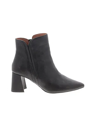 Pre-owned Gentle Souls By Kenneth Cole Ankle Boots In Black