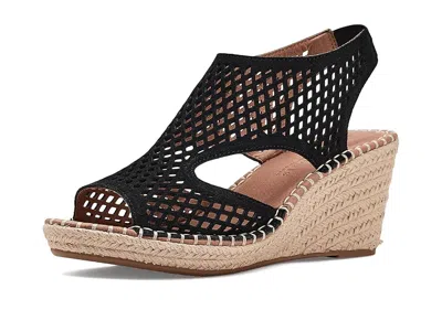 Gentle Souls By Kenneth Cole Cody Perf In Black