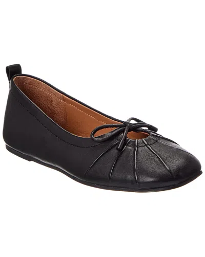 Gentle Souls By Kenneth Cole Heather Leather Sandal In Black
